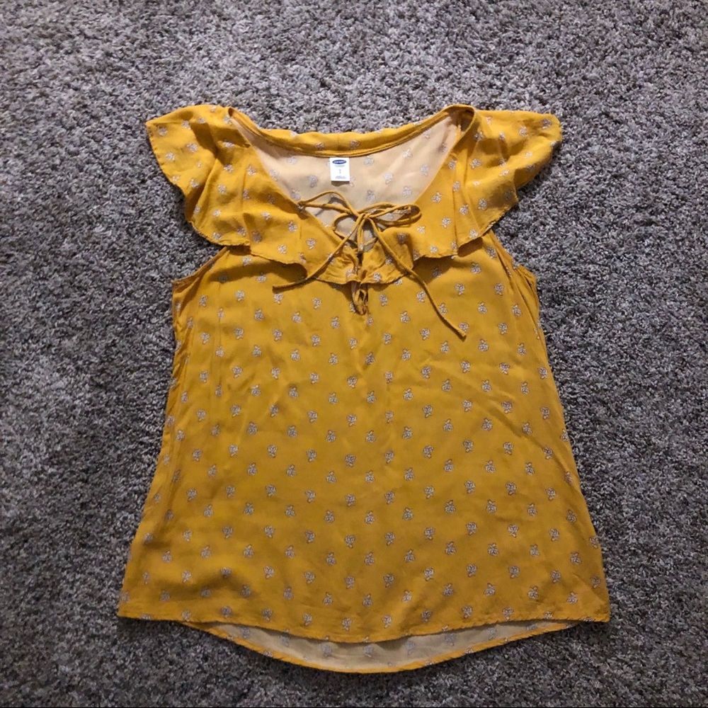 🔴3/$10 Old Navy flutter sleeve flowy top 3/$10🔴